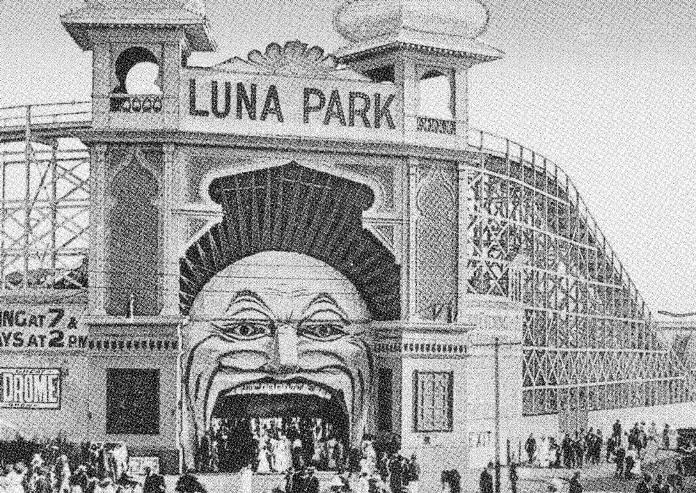 Luna Park 2 - Black &#038; White | STRETCHED CANVAS | PRINTED PANEL