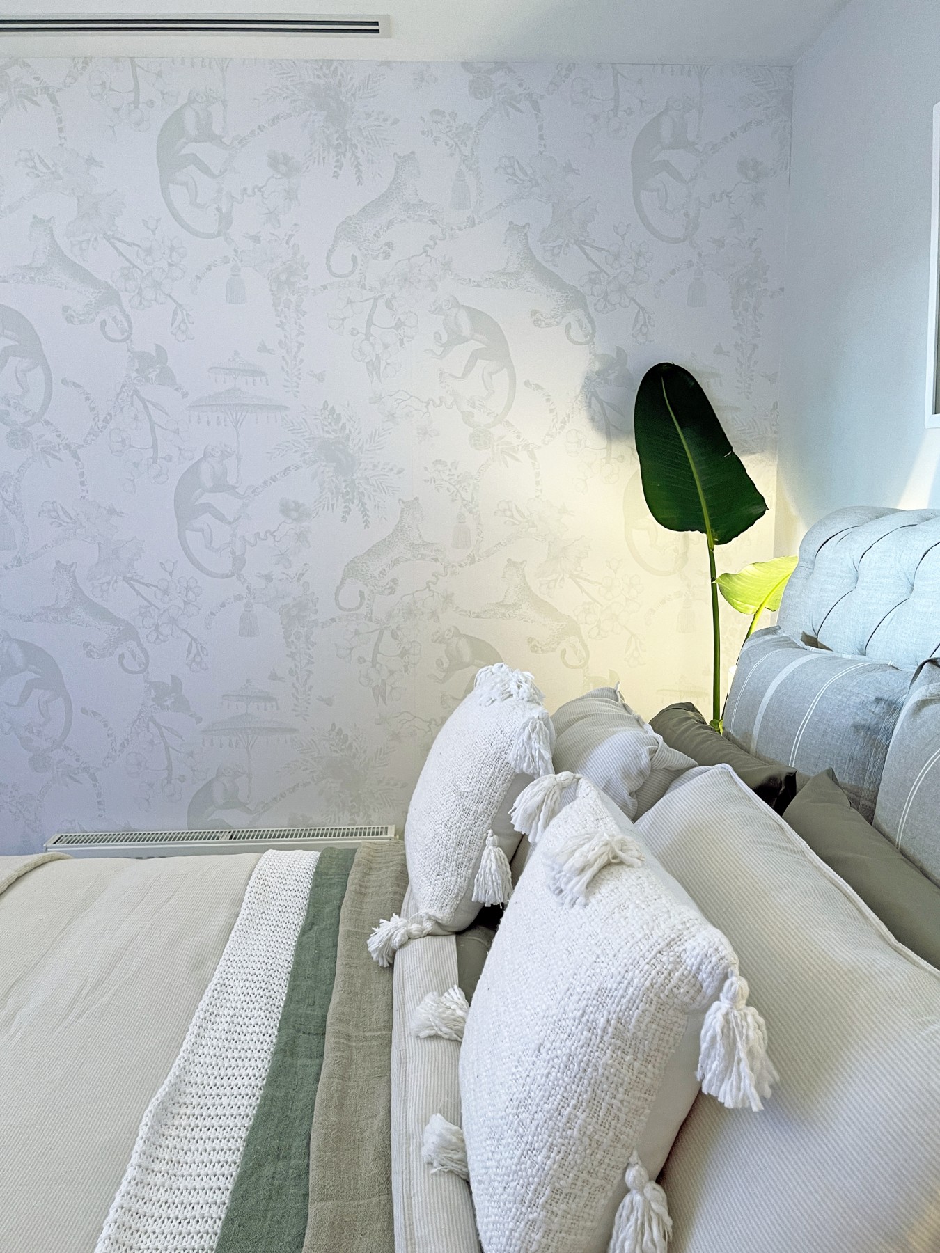 Chinoiserie - Light Sage  | WALLPAPER