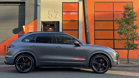 Grafico Porsche Cayenne - Satin Grey Wrap!