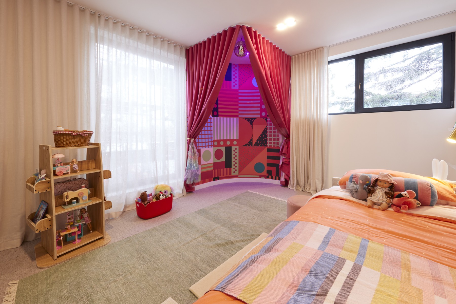 H2 R9 - Double Bedroom Leah _ Ash_01