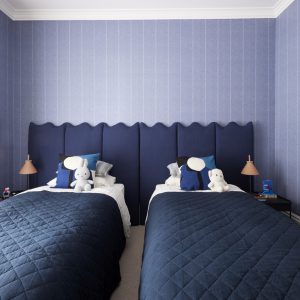 H6 Rm9 Guest bed Ensuite BLUE Scott Cam-302
