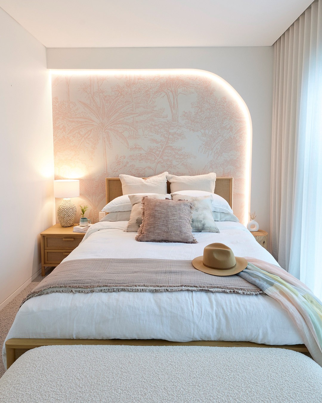 Tropicale - Linen Peach Wallpaper - Grafico Melbourne