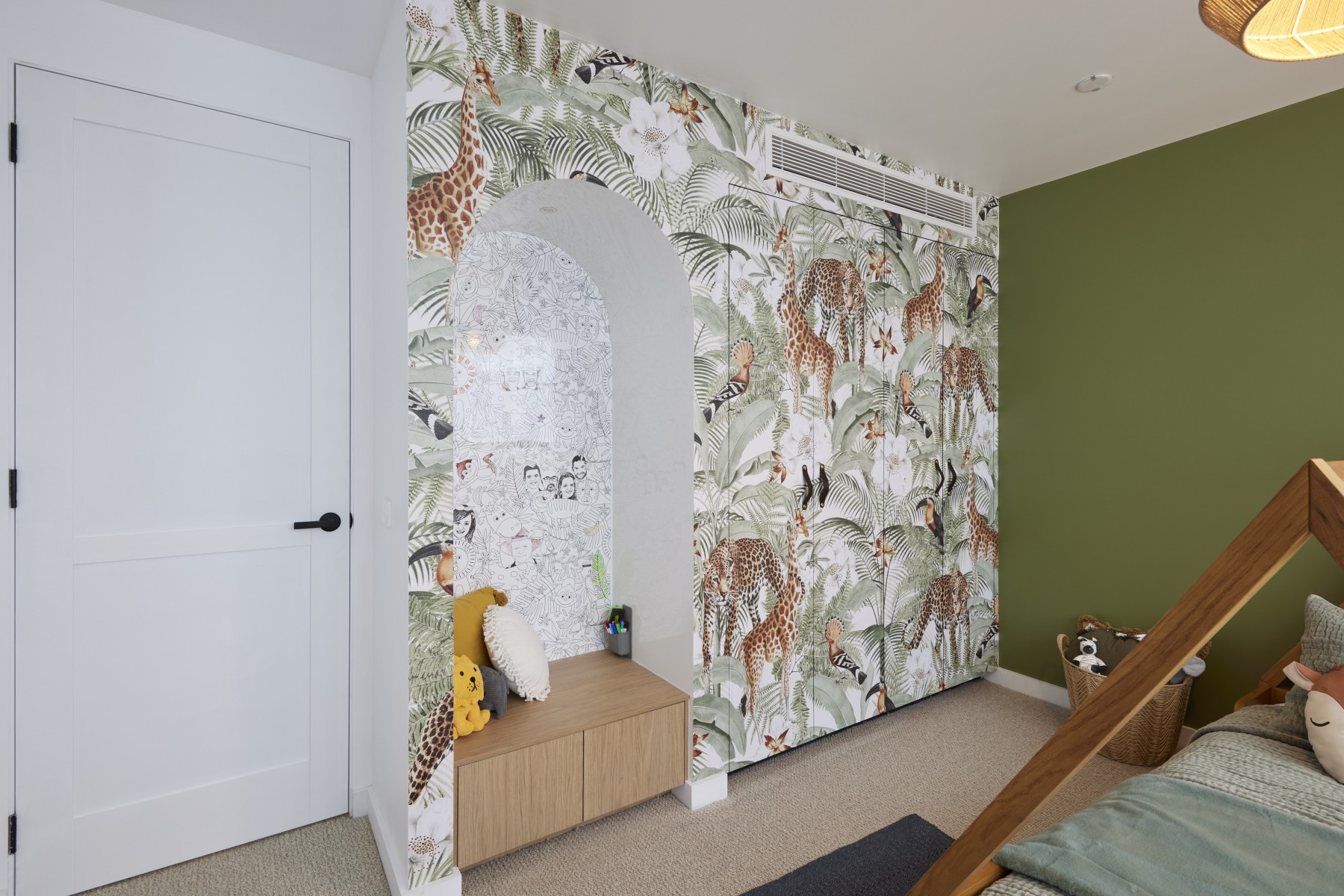 Wild Safari Jungle - Light Kids Wallpaper - Grafico Melbourne